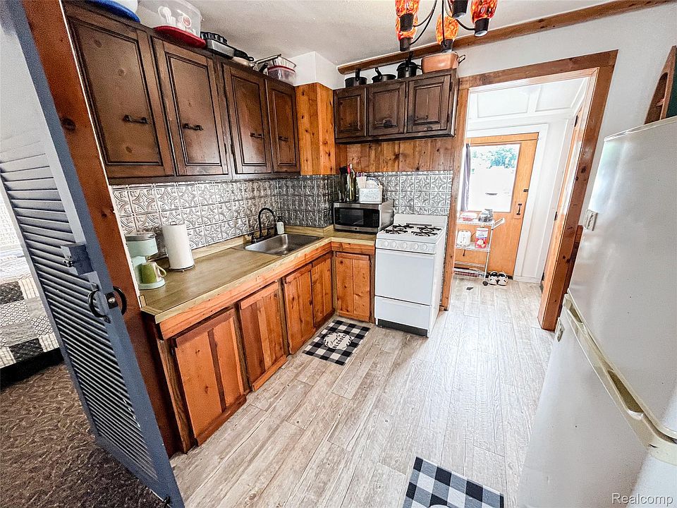 599 Westpointe Ct, photo 30