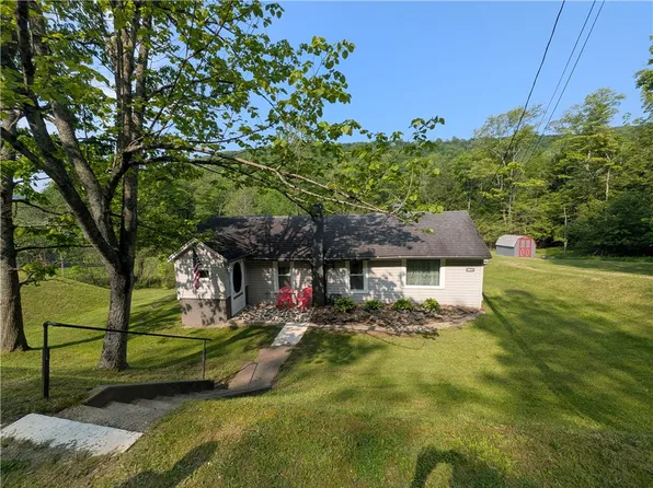 135 Hedgehog Ln, Bradford, PA 16701