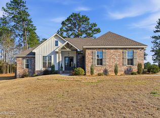 18 E Yellowstone, Hattiesburg, MS 39402