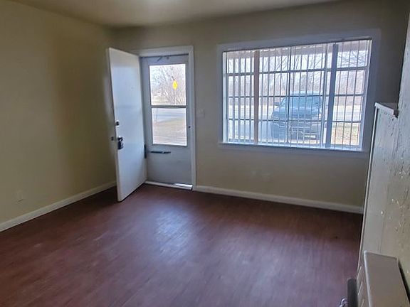 2nd image of 104 N Carter Ave #1
