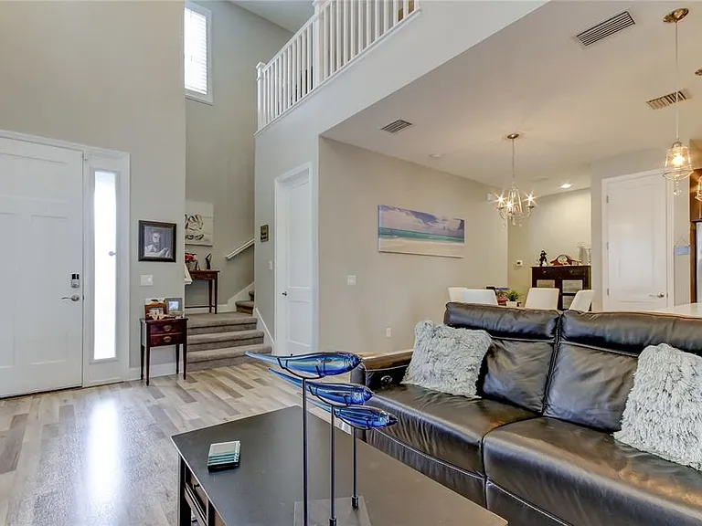 426 Birdsong Ln — Photo 6
