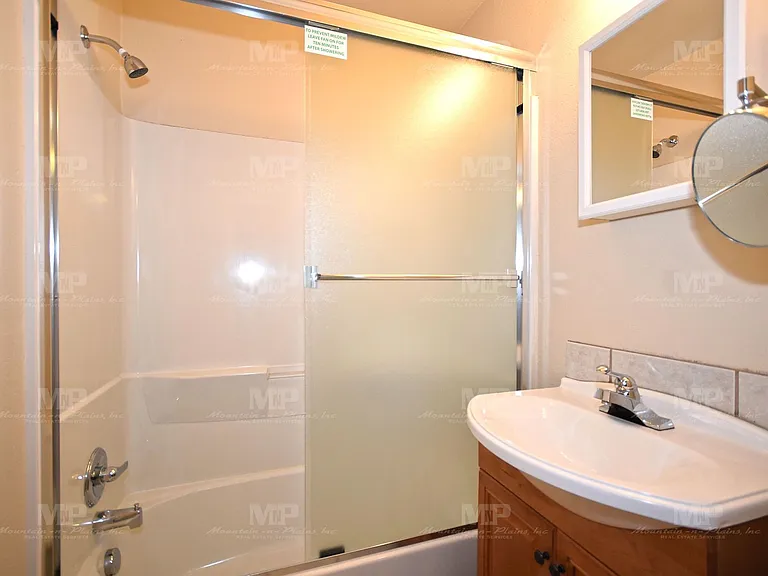 318 W Laurel St #B — Photo 6