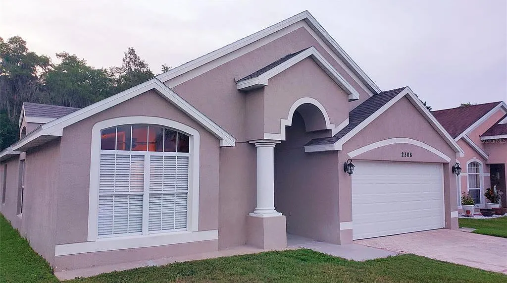 4 bed, 2.0 bath, 1842 sqft, $2,475 — Photo 2