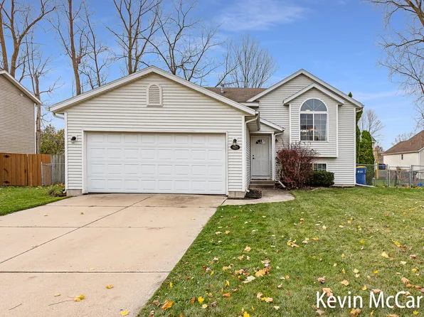 625 Avanti St NW, Grand Rapids, MI 49504