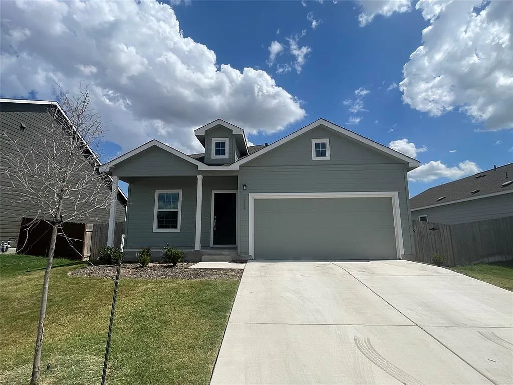 4 bed, 2.0 bath, 1649 sqft, $1,880 — Photo 1