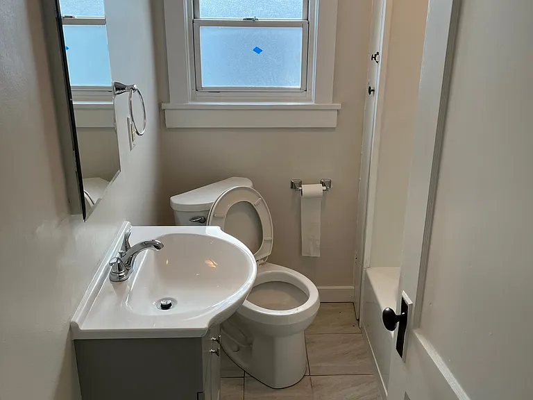 457 Rosslyn Ave #1 — Photo 6