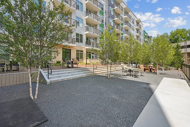 Link Apartments Lake Park — Photo 2