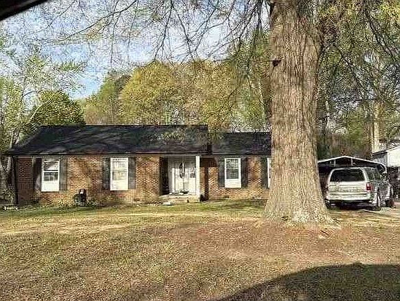 1st image of 1920 Amber Ln
