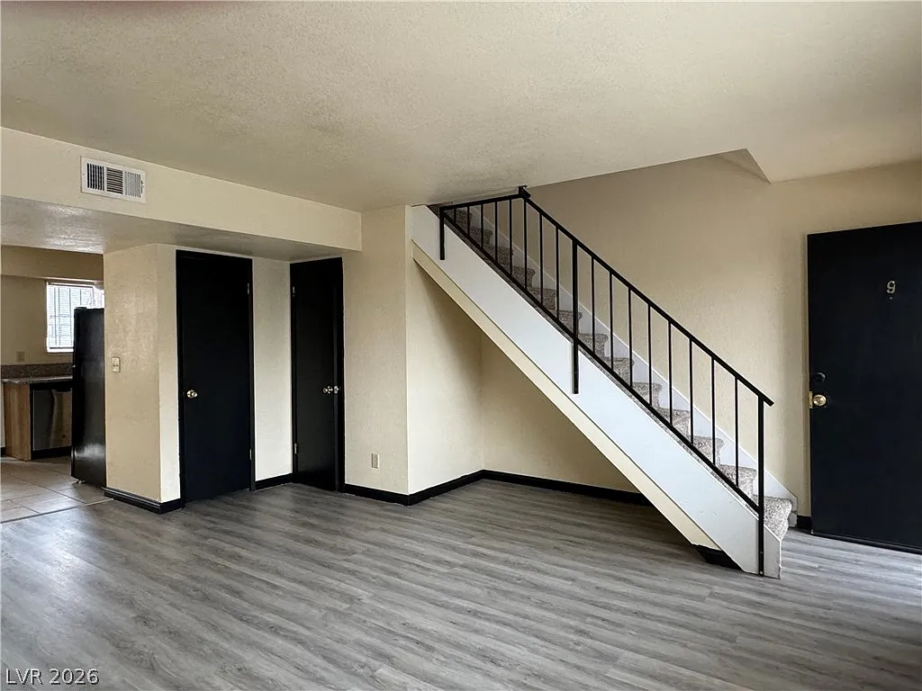 2 bed, 1.5 bath, 1080 sqft, $1,195 — Photo 3