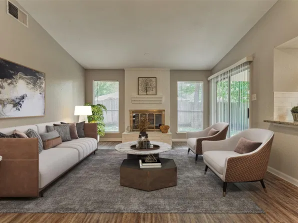 26 W Broken Oak Ct, Spring, TX 77381