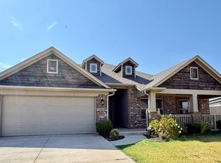 10432 NW 33rd St, Yukon, OK 73099