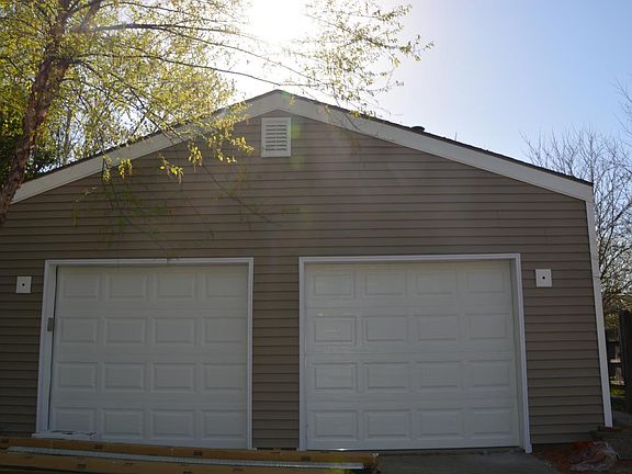 1 Car Attached Garage