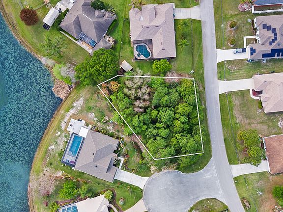 4th image of 5902 NW Tyrol Court