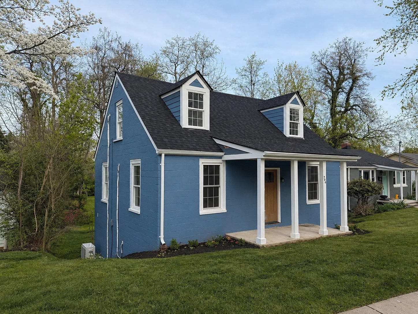 6 bed, 2100 sqft, $4,100 — Photo 3