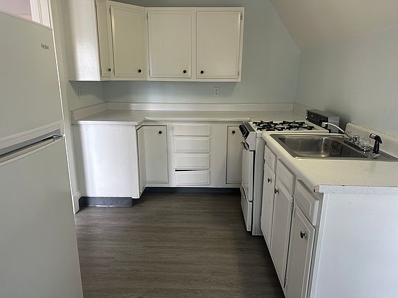 5th image of 40 Riverside Dr #3F