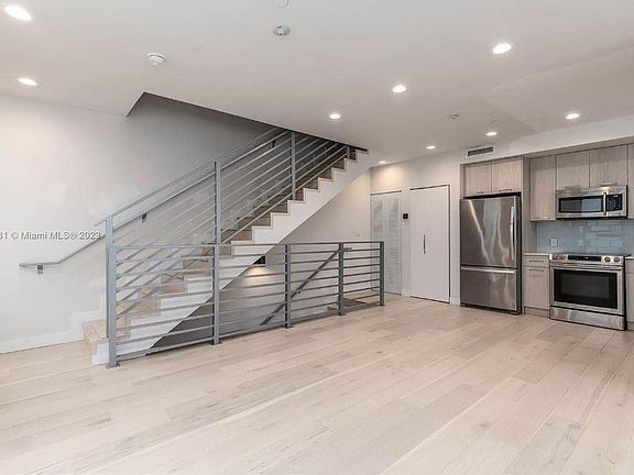 3rd image of 624 Michigan Ave #7