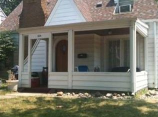 1014 S Twyckenham Dr, South Bend, IN 46615