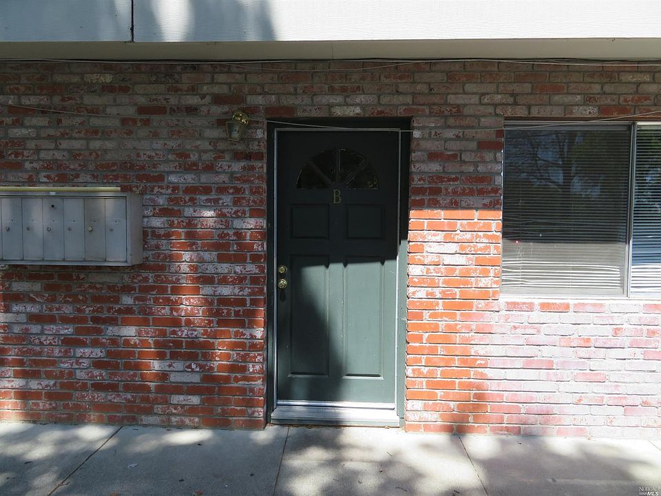 1st image of 807 Lovers Ln APT B
