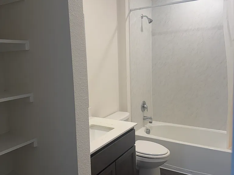 711 Cistern Way — Photo 3