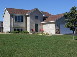 392 Donna Ct, Big Lake, MN 55309