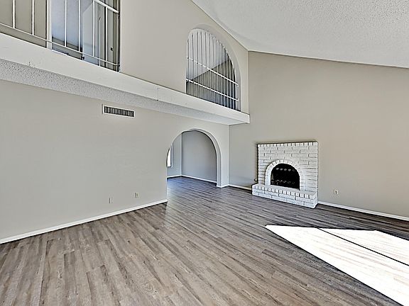 2nd image of 1638 E Northshore Dr