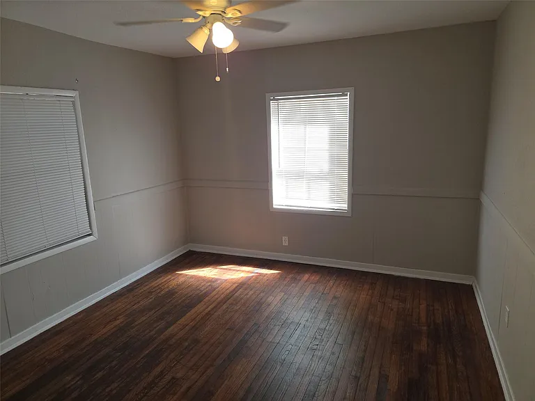 505 Peggy St — Photo 10