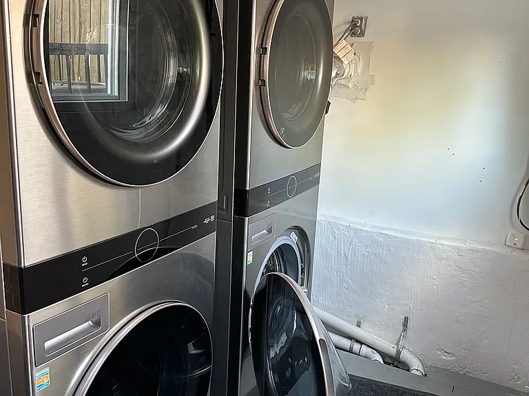 2710 N Lawndale Ave #G — Photo 15