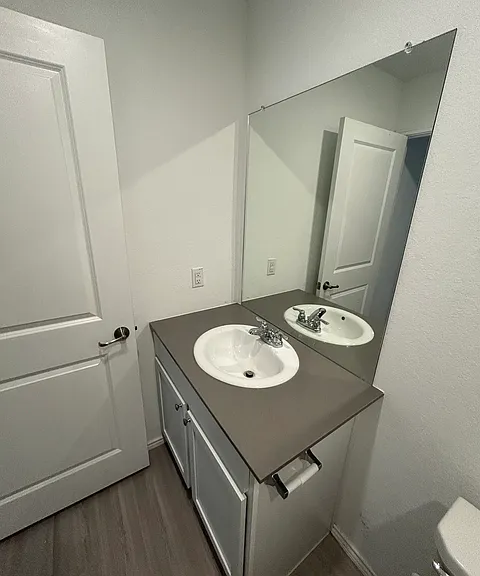 1038 Janzen Rd — Photo 10