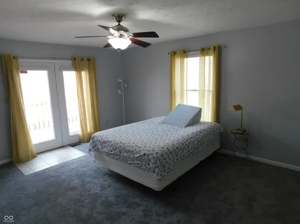 131 Victory Hl, Coatesville, IN 46121