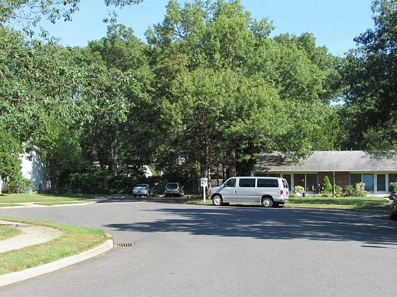 4th image of 476C Thornbury Ct