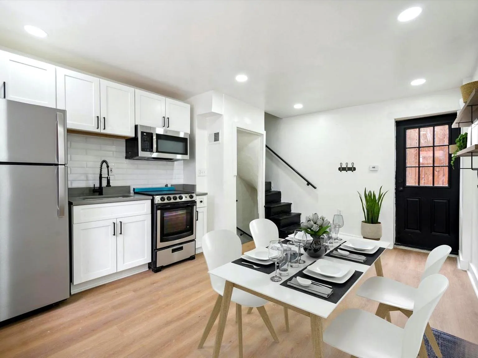 2 bed, 579 sqft, $1,700 — Photo 4