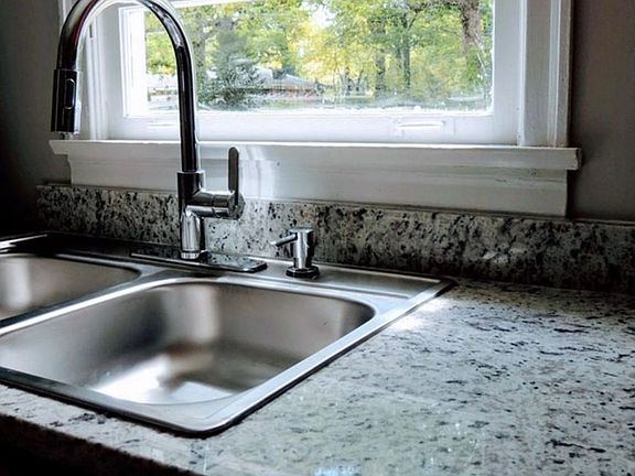 4th image of 4628 City View Dr