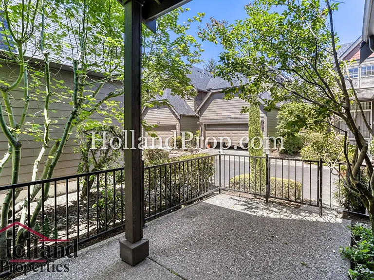 770 NE 72nd Ave — Photo 22