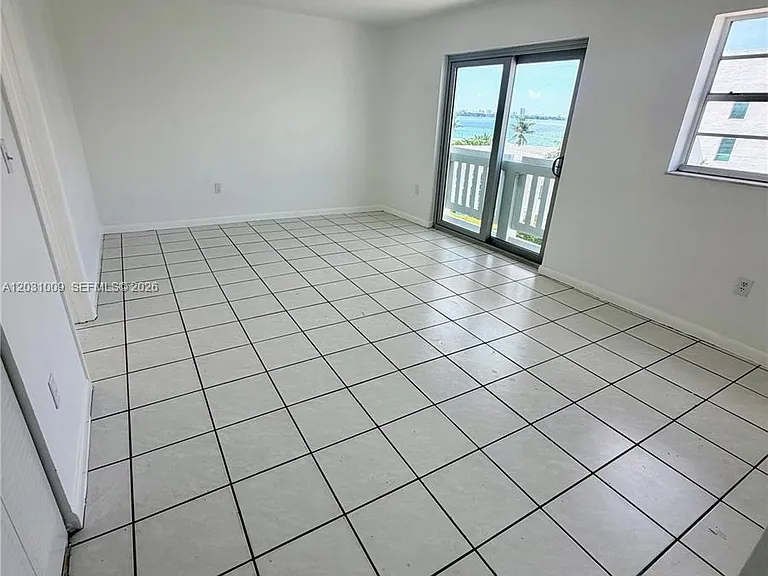 2001 Bay Dr #401 — Photo 1