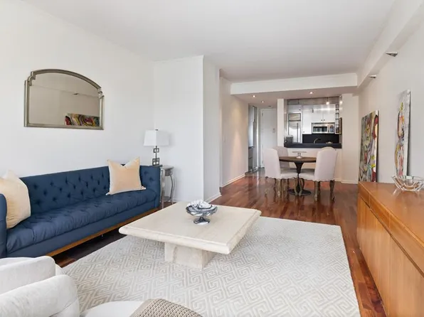 530 East 76th Street image 15 of 20