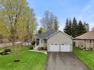 2 Applecrest Ln, Quinte West, ON K8V 5P4