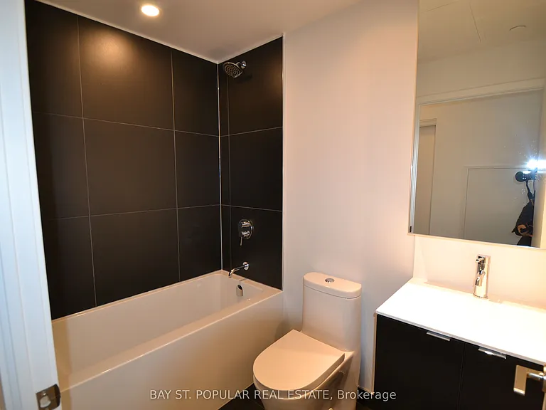 20 Edward St #2016 — Photo 6