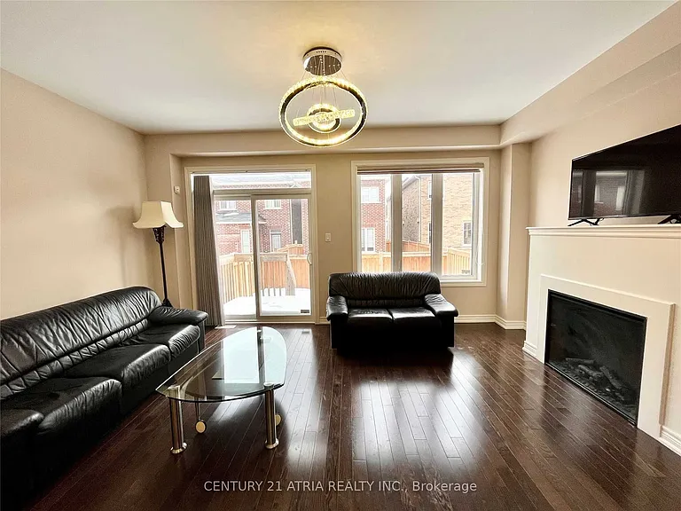 12 Constable St — Photo 3