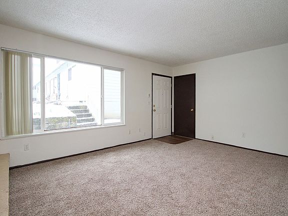 4th image of 10513-10535 NE Fremont St #10521