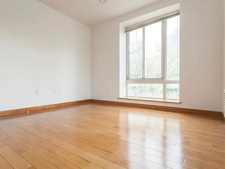 78 Ridge St #2G — Photo 4