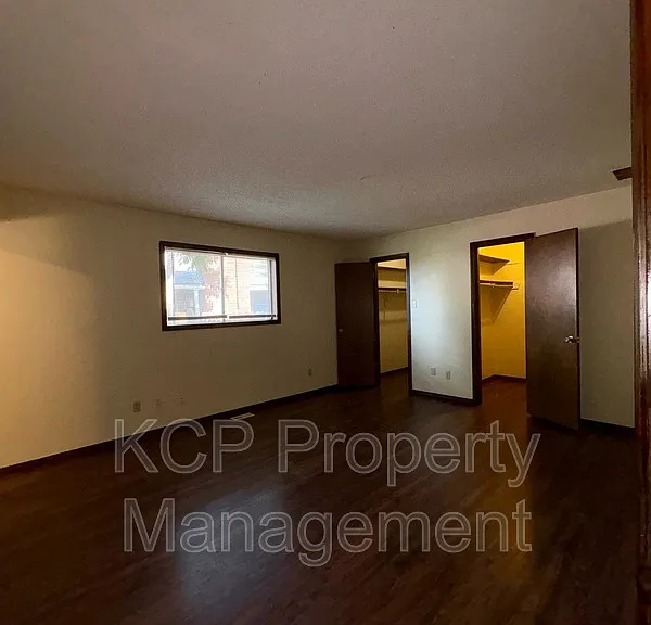4802 S South Cir #U — Photo 7