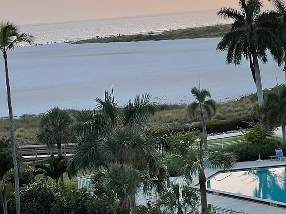 2nd image of 220 Seaview Ct APT 502