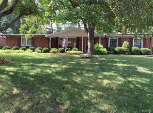 818 Westwood Dr, Ballwin, MO 63011