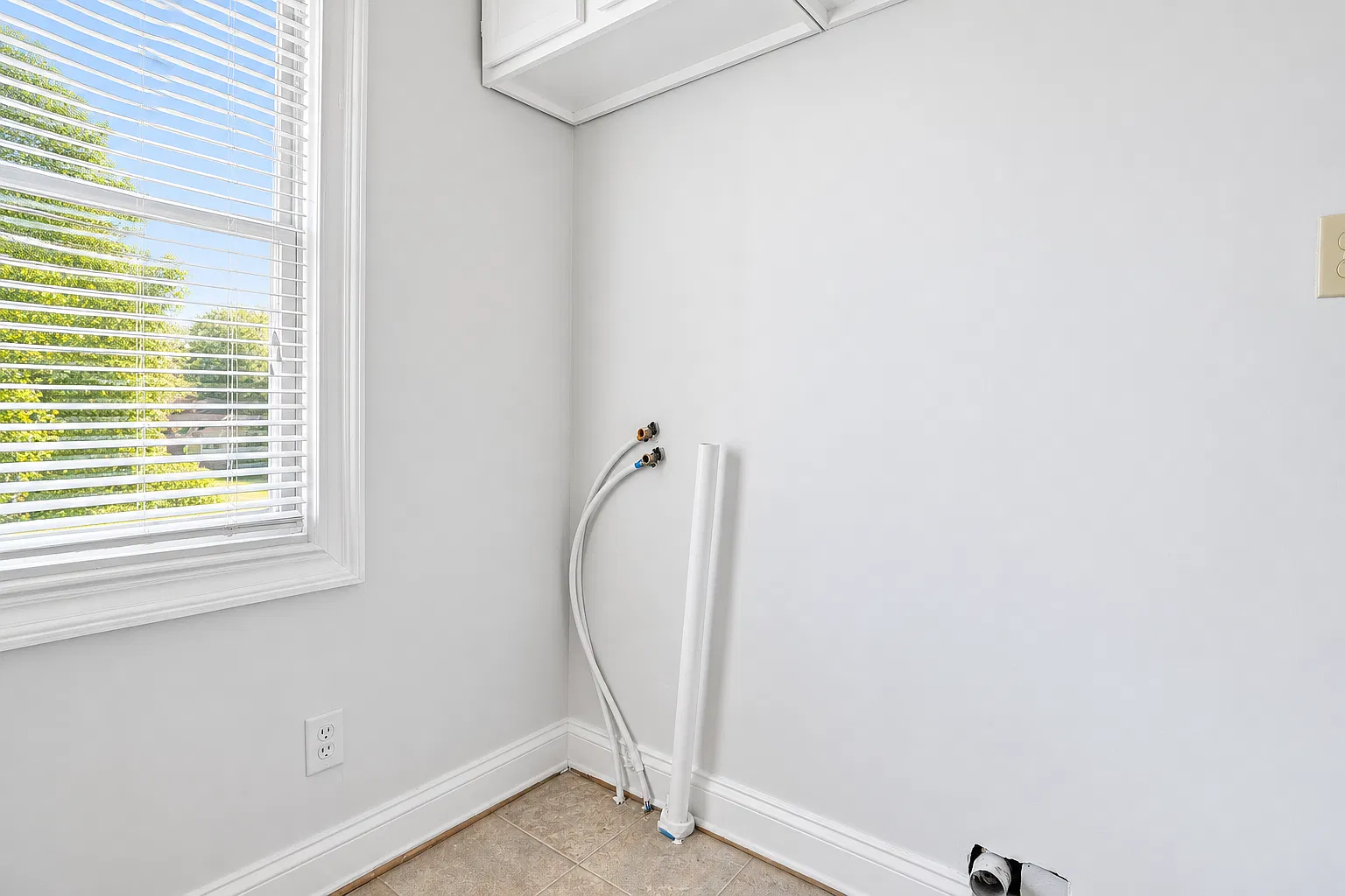 2 bed, 1200 sqft, $1,200 — Photo 4