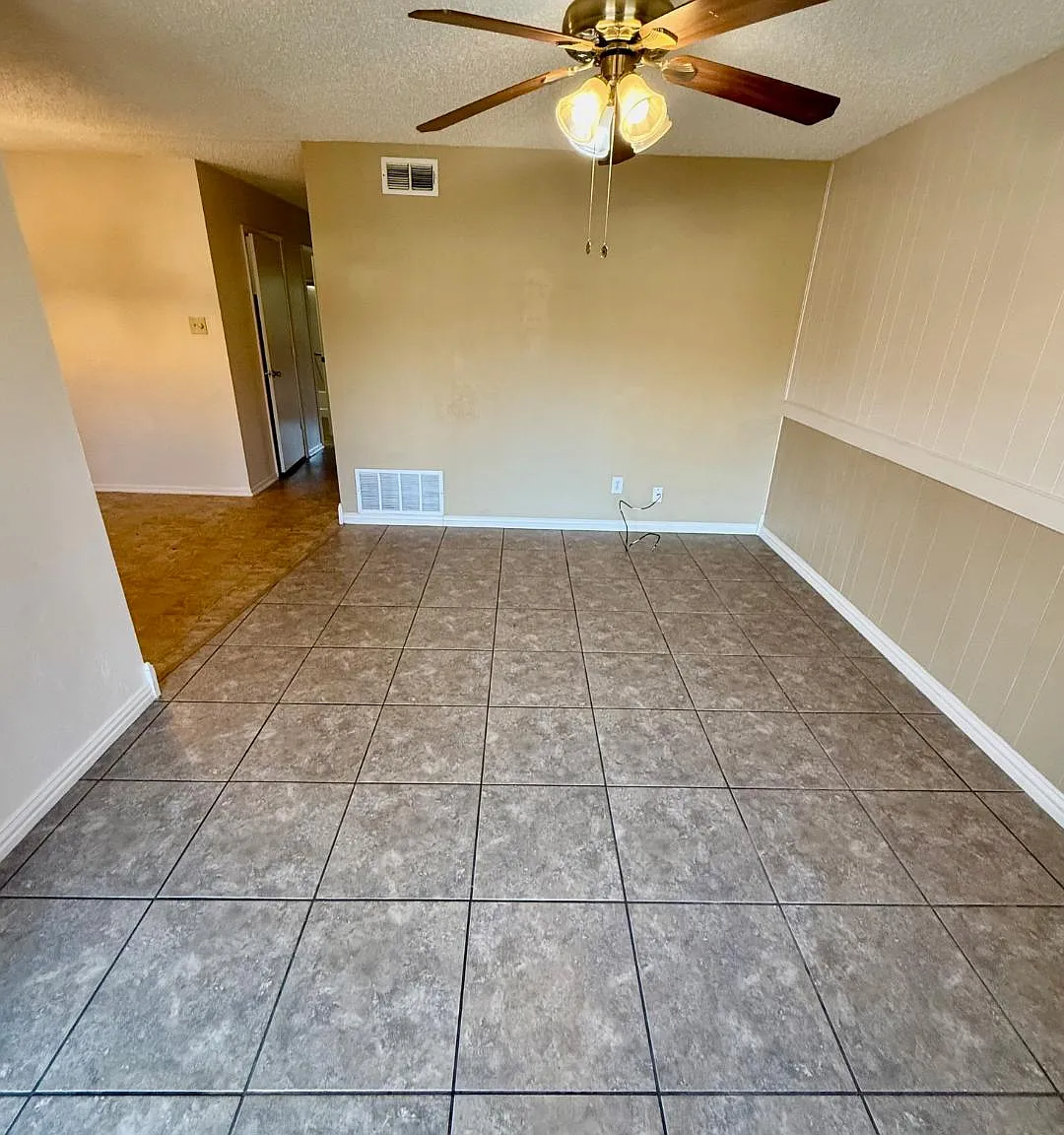 2 bed, 1100 sqft, $925 — Photo 3