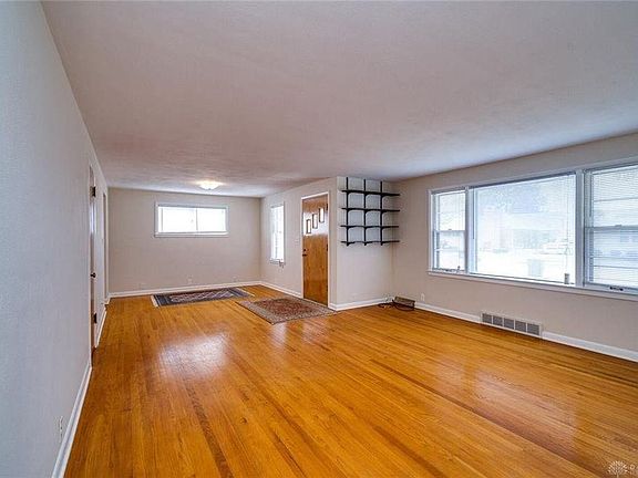5th image of 415 Grant St