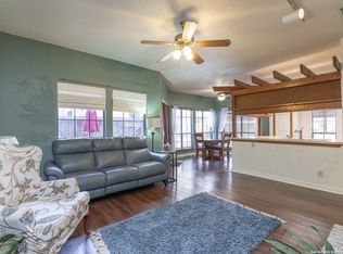 8633 Datapoint Dr APT 201, San Antonio, TX 78229