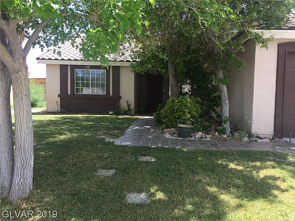 3rd image of 323 Yarnell Dr