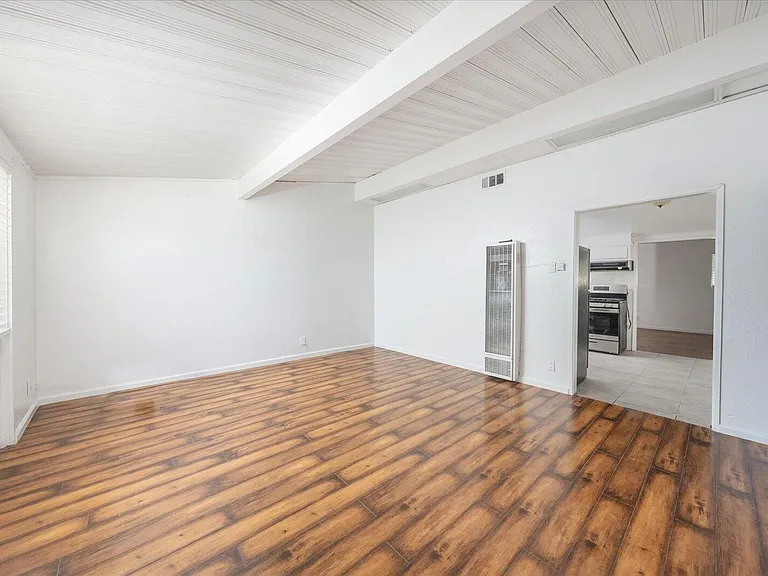 45503 Genoa Ave — Photo 3