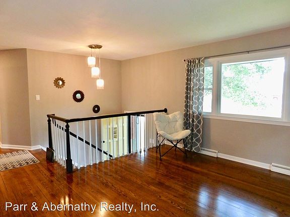 5th image of 1005 Smithfield Ave